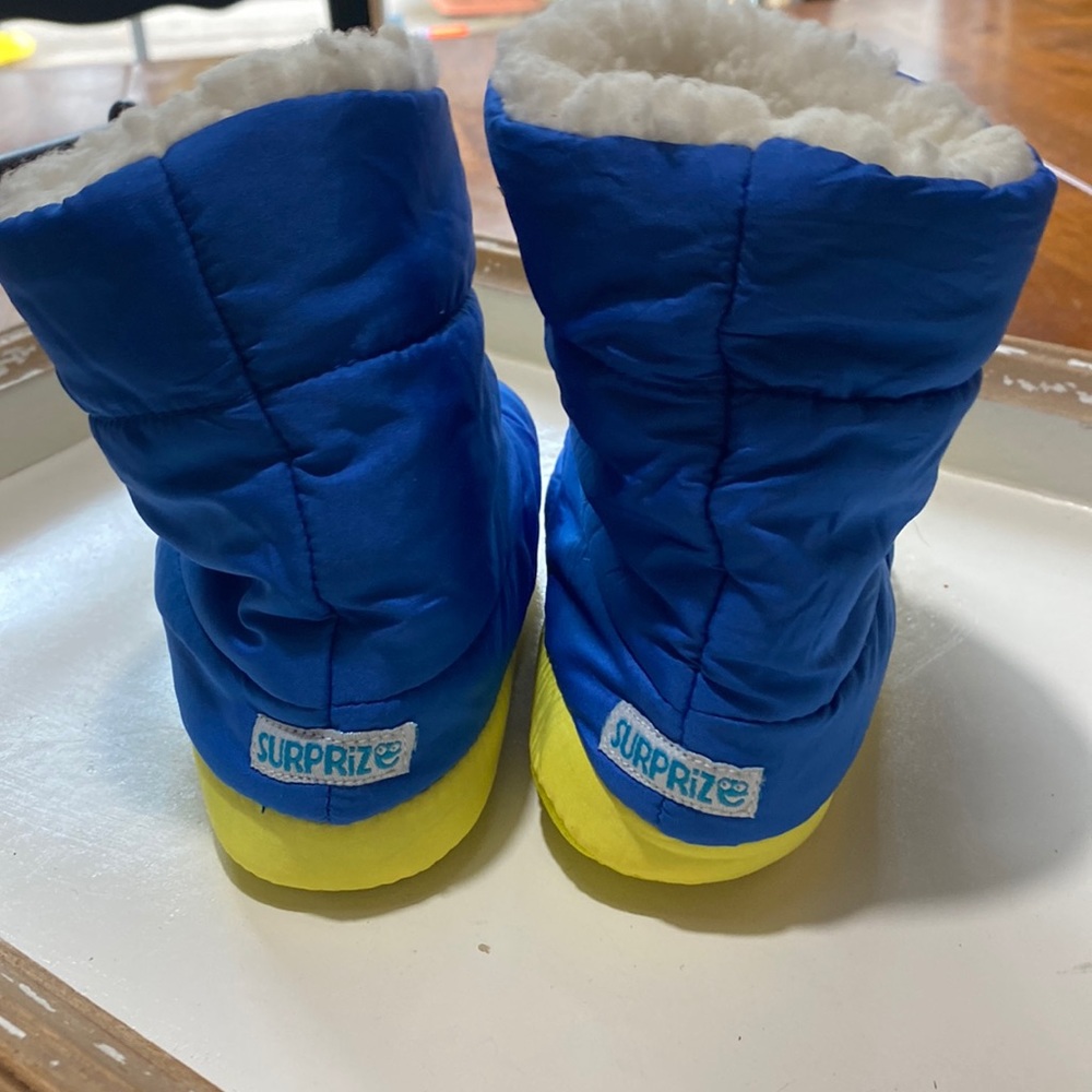 Surprize Fuzzy Boots GUC.